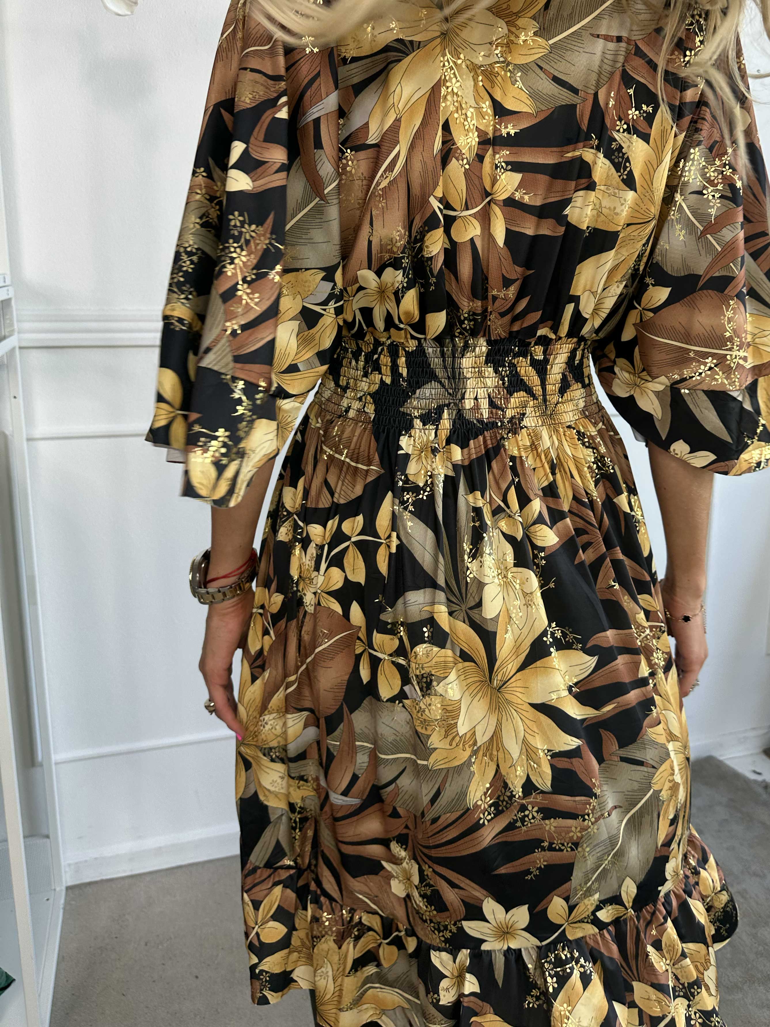 Pamela Gold Flower Short - Elastisk kjole med smock og flæser